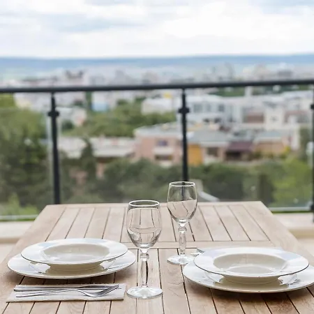 Stylish Flat With Balcony & Views - Briz, By Flat Mаnаger * فارنا