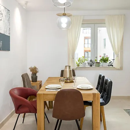 Stylish Flat With Balcony & Views - Briz, By Flat Mаnаger * فارنا