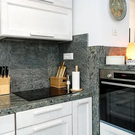 Stylish Flat With Balcony & Views - Briz, By Flat Mаnаger 바르나